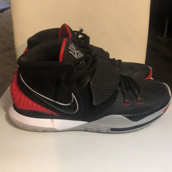 Nike Kyrie M, size 9 men - Picture 4 of 8